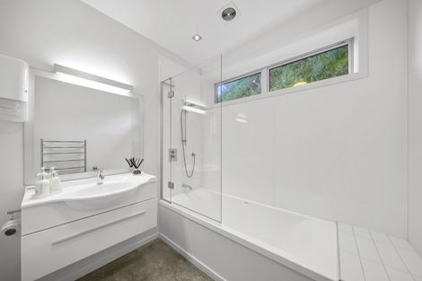 Photo of property in 528a Evans Bay Parade, Hataitai, Wellington, 6021