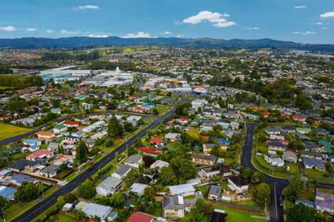 Photo of property in 13 Mildmay Road, Henderson, Auckland, 0610