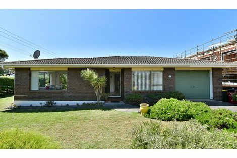 Photo of property in 37 Centreway Road, Orewa, 0931
