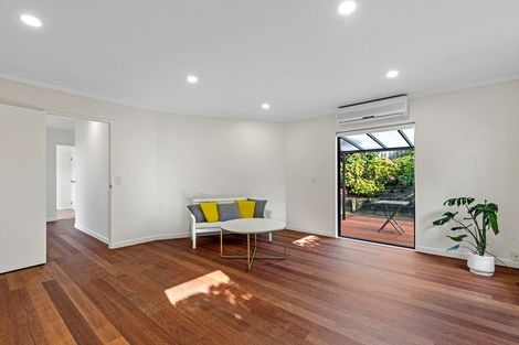 Photo of property in 2/11 Gordon Avenue, Forrest Hill, Auckland, 0620