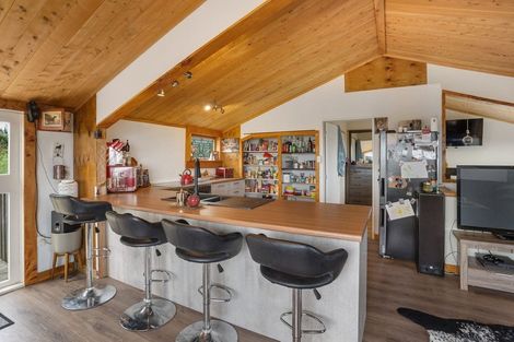 Photo of property in 2219 South Head Road, South Head, Helensville, 0874