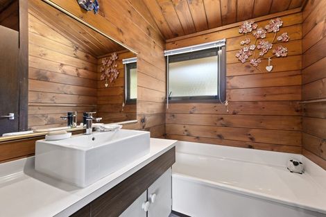 Photo of property in 108 Norana Road, Timberlea, Upper Hutt, 5018