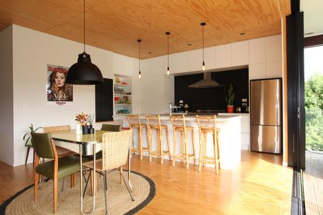 Photo of property in 18 Simon Road, Raglan, 3225