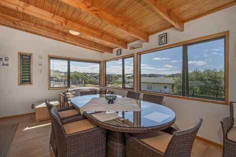 Photo of property in 10 Oyster Drive, Cooks Beach, Whitianga, 3591