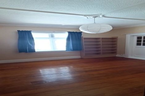 Photo of property in 16 Burrows Avenue, Karori, Wellington, 6012