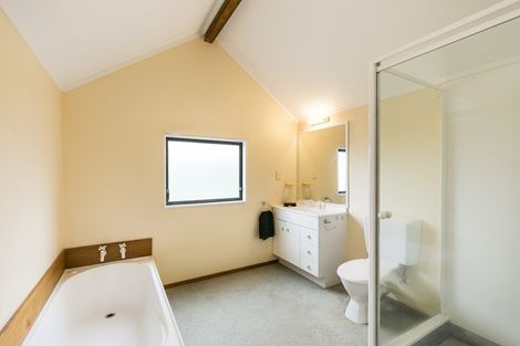 Photo of property in 2 Scorian Close, Karori, Wellington, 6012