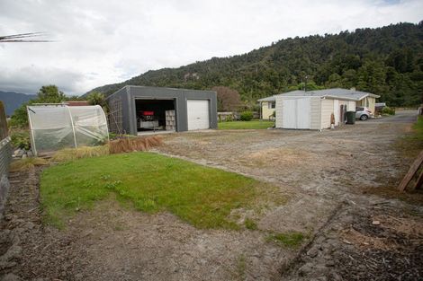 Photo of property in 74 Main Road, Harihari, 7884