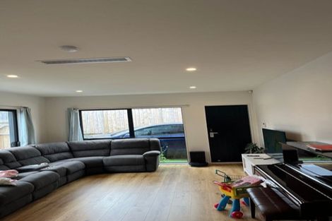 Photo of property in 5d Sorrel Crescent, Bucklands Beach, Auckland, 2012