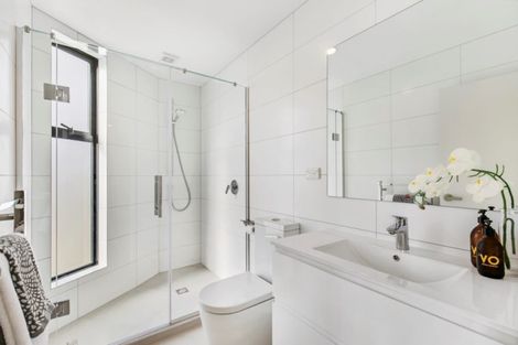 Photo of property in 2 Tihema Lane, Westgate, Auckland, 0614