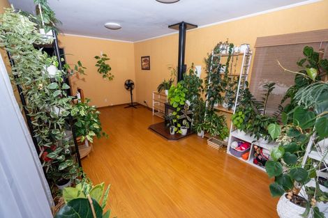 Photo of property in 21 Lisa Rise, Half Moon Bay, Auckland, 2012