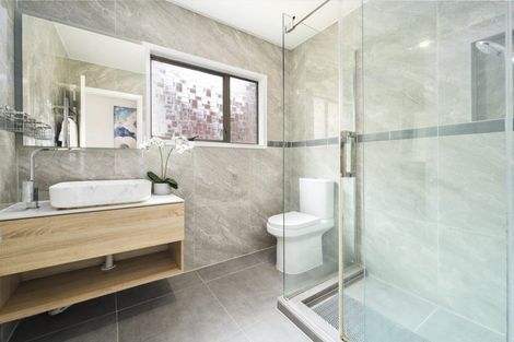 Photo of property in 40 Tudor Road, Henderson, Auckland, 0610