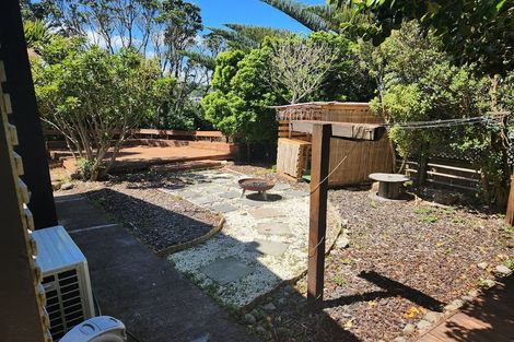 Photo of property in 92 Ruskin Road, Newlands, Wellington, 6037