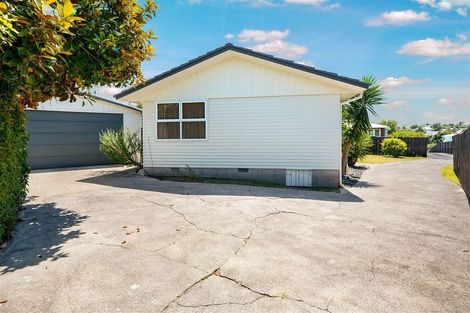 Photo of property in 26 Bodi Place, Te Atatu South, Auckland, 0610
