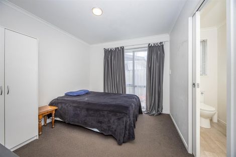 Photo of property in 12 Crescent Court, Melville, Hamilton, 3206