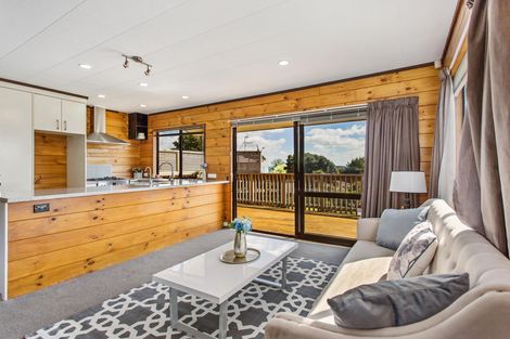 Photo of property in 23 Barberton Terrace, Red Hill, Papakura, 2110