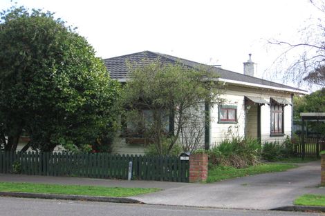 Photo of property in 15 Beresford Street, Takaro, Palmerston North, 4410