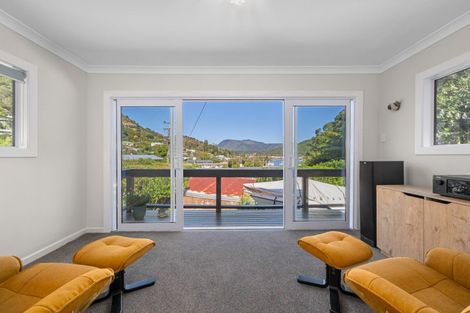 Photo of property in 12 Arthur Crescent, Waikawa, Picton, 7220