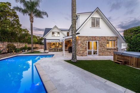 Photo of property in 2/22 View Road, Campbells Bay, Auckland, 0630