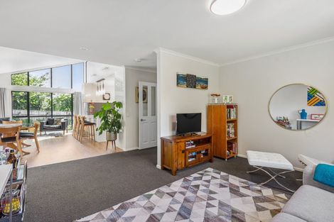 Photo of property in 41 Quadrant Heights, Paraparaumu, 5032