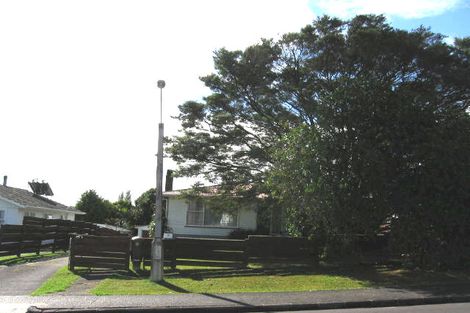 Photo of property in 14 Kaikoura Street, Henderson, Auckland, 0612