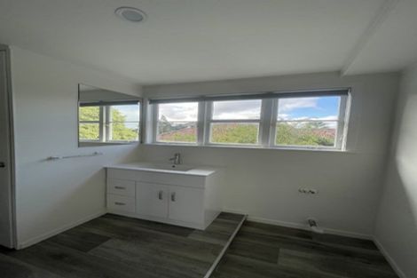 Photo of property in 20 Woodside Road, Massey, Auckland, 0614