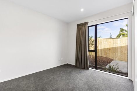 Photo of property in 41 Kingdale Road, Henderson, Auckland, 0610