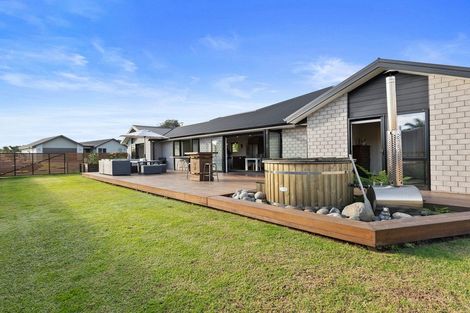 Photo of property in 3 Olive Close, Omokoroa, 3114
