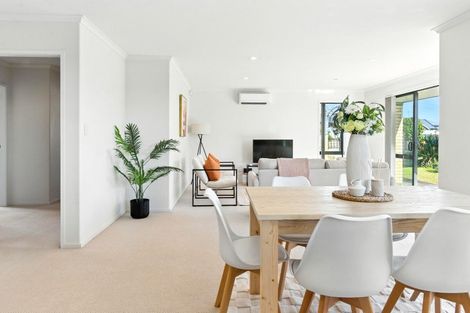 Photo of property in 24 Kowi Lakes Drive, One Tree Point, 0118