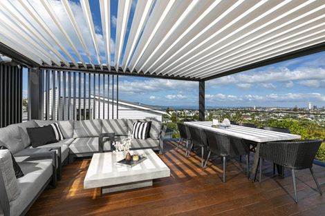 Photo of property in 20 Parr Terrace, Castor Bay, Auckland, 0620