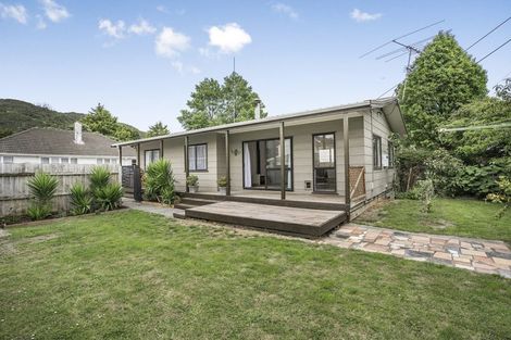 Photo of property in 2/1159 High Street, Taita, Lower Hutt, 5011