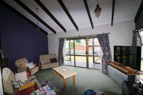 Photo of property in 12 Gregg Street, Dannevirke, 4930