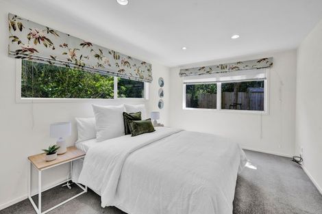 Photo of property in 11 Margaret Place, Merrilands, New Plymouth, 4312