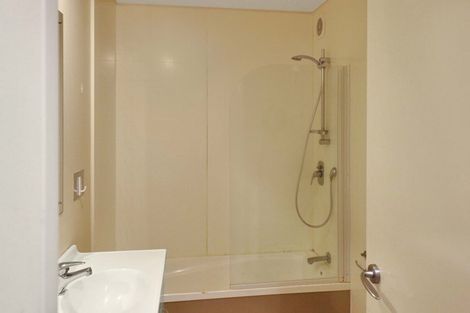 Photo of property in 17/3 Kelvin Grove, Te Aro, Wellington, 6011