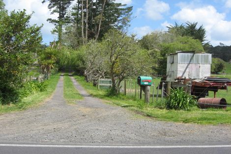Photo of property in 102 Awa Road, Kumeu, 0891