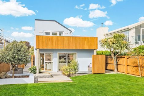 Photo of property in 10 Marine Parade, North New Brighton, Christchurch, 8083