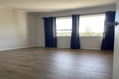 Photo of property in 1/30 Acacia Road, Torbay, Auckland, 0632