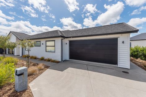 Photo of property in 4 Vintry Drive, Kumeu, 0810