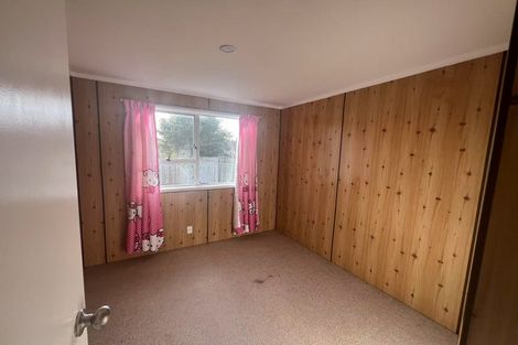 Photo of property in 2 Cranberry Place, Bucklands Beach, Auckland, 2012