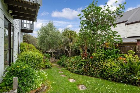 Photo of property in 2/38 Gatman Street, Birkdale, Auckland, 0626