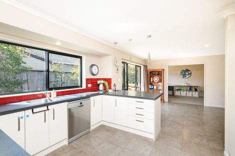 Photo of property in 23 Walnut Grove, Kelvin Grove, Palmerston North, 4414