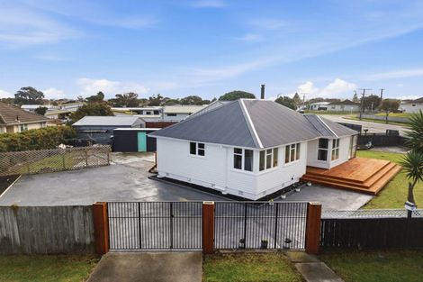 Photo of property in 97 Carlton Avenue, Tawhero, Whanganui, 4501