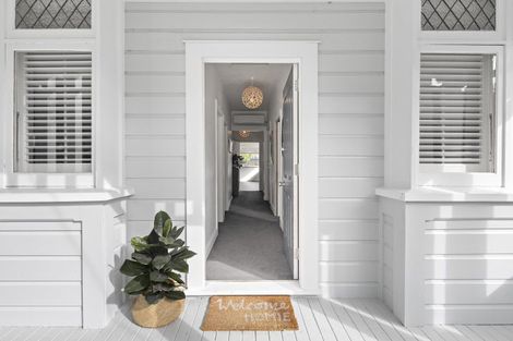 Photo of property in 36 Oroua Street, Eastbourne, Lower Hutt, 5013