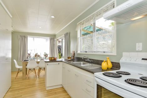 Photo of property in 66 Captain Scott Road, Glen Eden, Auckland, 0602