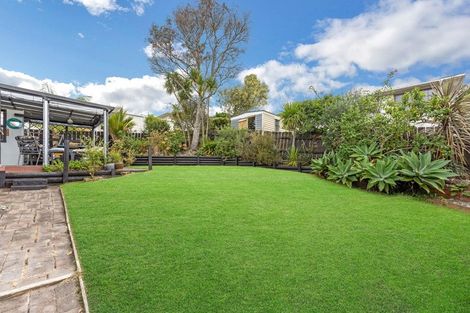 Photo of property in 3 Denarius Lane, Glendene, Auckland, 0602