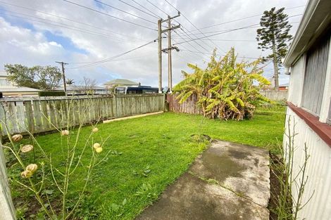 Photo of property in 35 Archibald Road, Kelston, Auckland, 0602