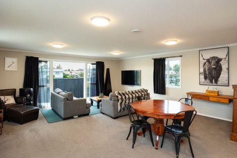 Photo of property in 12b Phillips Street, Sanson, 4817