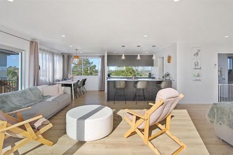 Photo of property in 172 Torkar Road, Clarks Beach, 2122