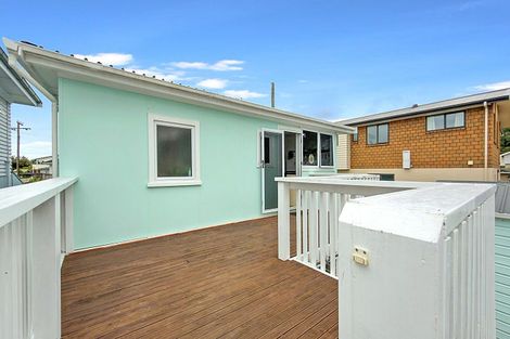 Photo of property in 11 Tatahi Street, Te Puru, Thames, 3575