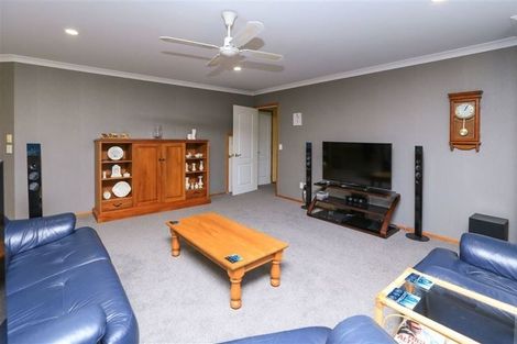 Photo of property in 18 Fencourt Place, Rototuna North, Hamilton, 3210