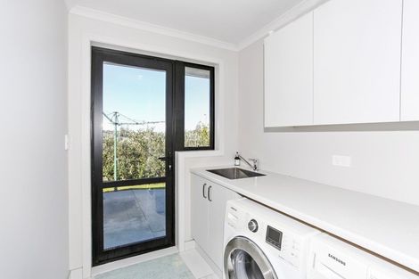 Photo of property in 9 Coach Road, Kingseat, Papakura, 2580